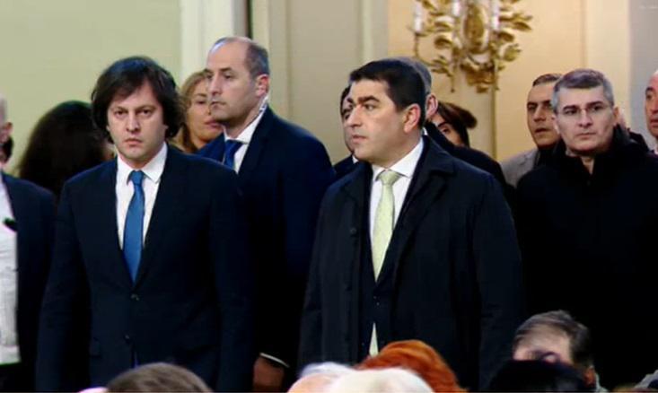 პრემიერ-მინისტრმა ვაჟა აზარაშვილის ოჯახს მიუსამძიმრა