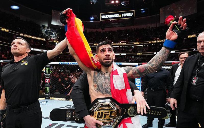 "მტკივნეულია ყურება,  როგორ სცემს სპეცრაზმი აქციის მონაწილეებს...ევროპისკენ სწრაფვით  შეგვიძლია ავაშენოთ  მშვიდობიანი მომავალი ჩვენი ქვეყნისთვის" - ილია თოფურია