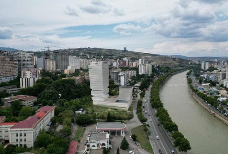 როგორი იქნება 27-სართულიანი კომპლექსი, რომლის აშენებასაც ლაშა პაპაშვილი სანაპიროზე გეგმავს?