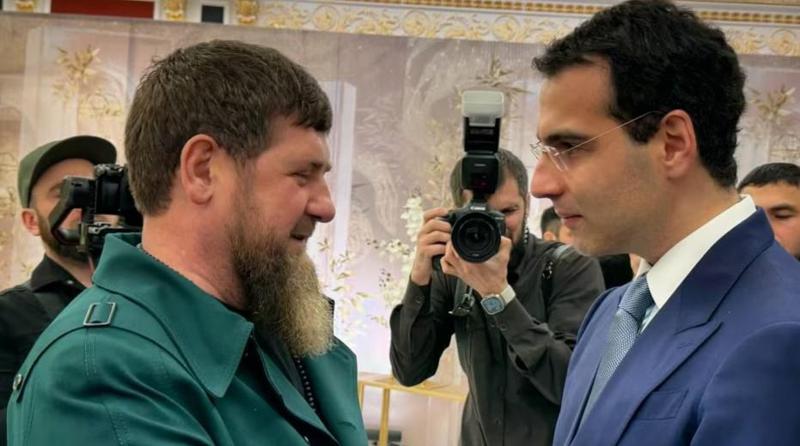 ინალ არძინბა გროზნოში ჩავიდა, კადიროვს შეხვდა და ასლან ბჟანიას "თბილი სურვილები" გადასცა - რა არის ცნობილი შეხვედრის შესახებ