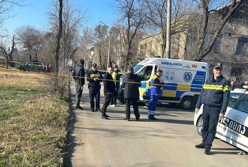 "დავინახე, რომ სისხლიანი სახე ჰქონდა... ქალბატონმა დამიძახა, კაცი კვდებაო" - რა დეტალები ხდება ცნობილი რუსთავში მომხდარ მკვლელობაზე?