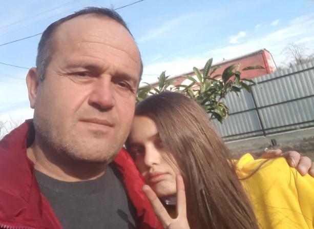 "ასე გადაწყვიტა სამყარომ ჩემი მოკვლა" - რას წერს სოფელ საზანოში გადარჩენილი გოგონა, რომლის მამა და დაც ტრაგედიას ემსხვერპლა