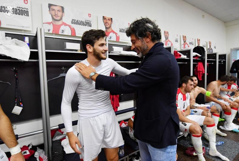 "ნაპოლიდან" დამირეკეს და მადლობა გადამიხადეს" - რას ამბობს კახა კალაძე ხვიჩა კვარაცხელიაზე?