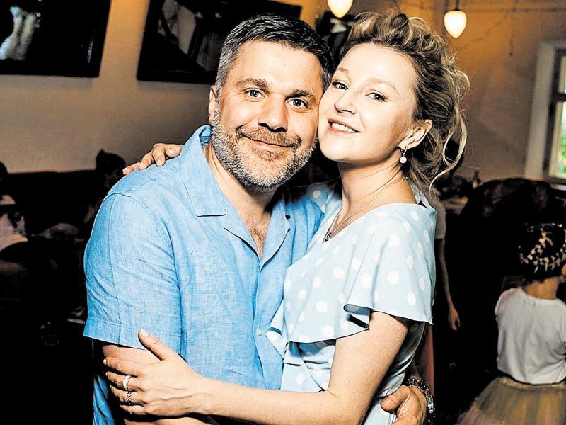 რუსი და ქართველი მსახიობების გადასაღებ მოედანზე დაწყებული "ლავ სთორი" - "ოლგას პირველი ოჯახის დანგრევას სწორედ ქართველ თეთრუაშვილს მიაწერდნენ"