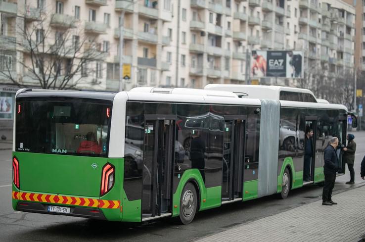 დღეიდან საზოგადოებრივი ტრანსპორტის მარშრუტებში ცვლილებები შედის - დეტალები