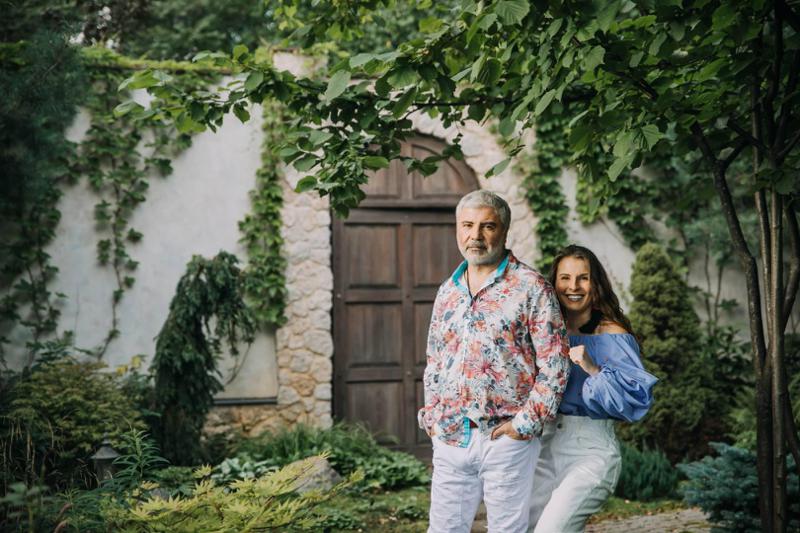 "ამის ასაშენებლად თანხას 30 წელი ვაგროვებდი" - სოსო პავლიაშვილის მდიდრული სასახლე ქალაქგარეთ: როგორ ცხოვრობს მომღერალი მოსკოვიდან გადასახლების შემდეგ?