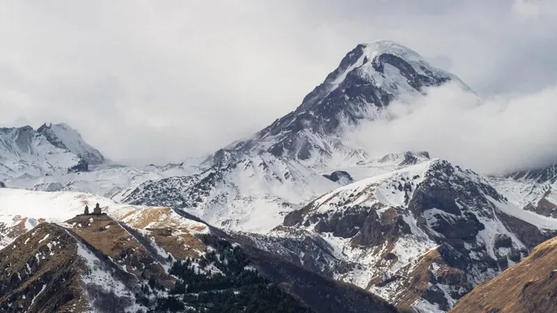 საფრთხეების ზრდის ტენდენციის გათვალისწინებით გარემოს ეროვნული სააგენტო  საქართველოში არსებული 22 მყინვარული მდინარის  ხეობის კვლევას იწყებს