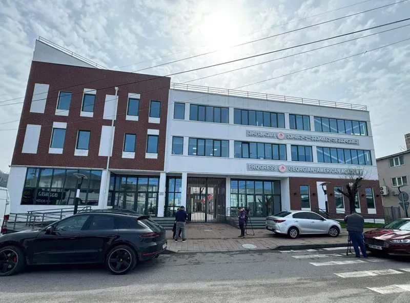 ბათუმის ერთ-ერთ სკოლაში ასაფეთქებელი მოწყობილობის არსებობის შესახებ შეტყობინება შევიდა - რა ვითარებაა ადგილზე?