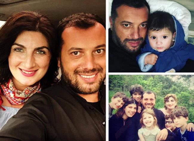 "არა, რა სისულელეა! როგორ შეიძლება გაშორდე ექვსი შვილის დედას... ხშირად ჩამოვდივარ და სულ ერთად ვართ" - რას ჰყვება პეტრე კოლხი მეუღლესა და ექვს შვილზე