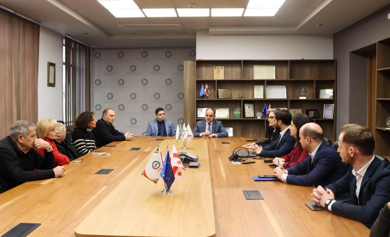 სემეკთან არსებული ენერგეტიკის სასწავლო ცენტრი სკოლის მოსწავლეებისთვის ახალ პროექტს იწყებს