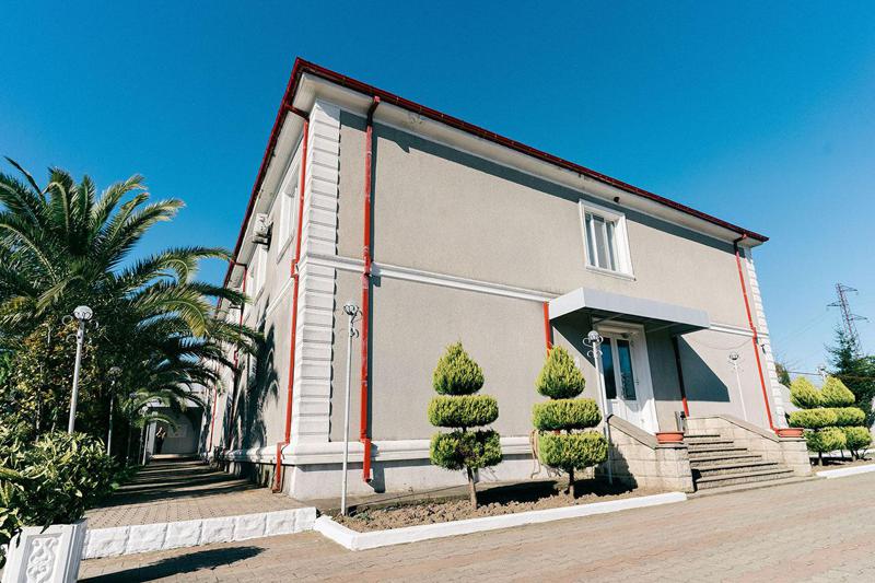 დაათვალიერეთ ხორცპროდუქტების საწარმო  ფოთში - როგორ მზადდება ძეხვები და სოსისები