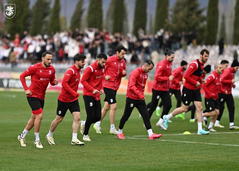 ვილი სანიოლმა ოქტომბრის მატჩებისთვის ნაკრების შემადგენლობა დაასახელა, მათ შორის ერთი დებიუტანტია - როგორია სია?