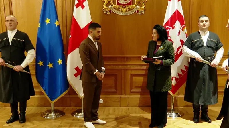 პრეზიდენტმა ილია თოფურია ღირსების ორდენით დააჯილდოვა