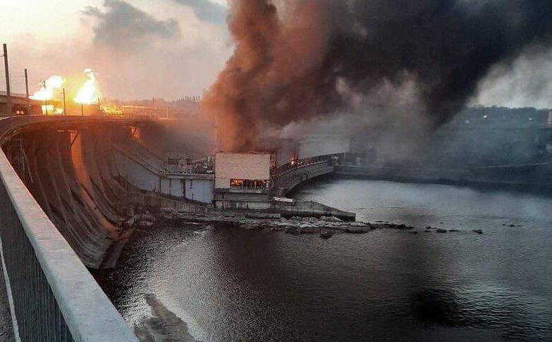 მასიური თავდასხმა უკრაინის ენერგეტიკულ ობიექტებზე - რუსებმა დნეპრის ჰიდროელექტრო კაშხალს დაარტყეს: რაკეტა ხალხით სავსე ტროლეიბუსს მოხვდა