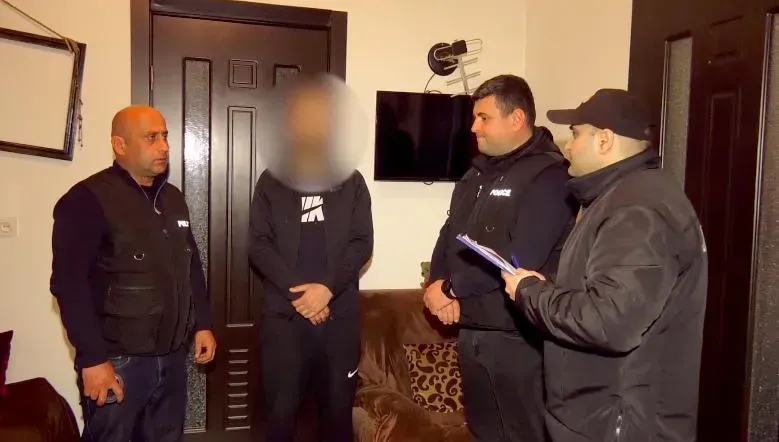 "ბრალდებული თავისი კრიმინალური ავტორიტეტის გამოყენებით, მეწარმეს სისტემატურად სძალავდა სხვადასხვა ოდენობის თანხას" - იმერეთის პოლიციამ ერთი პირი დააკავა