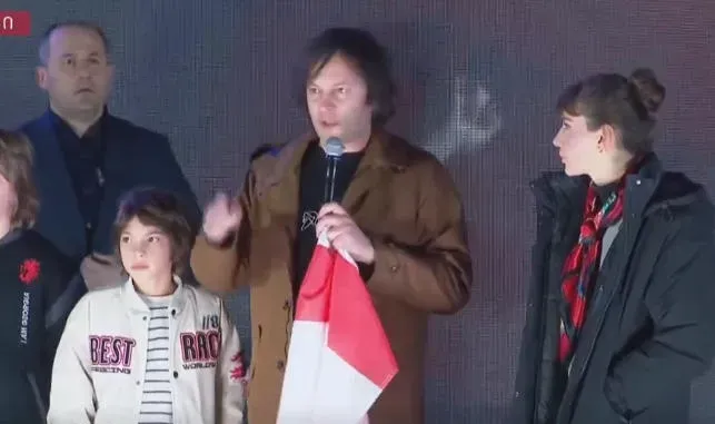 "დღეს უბედნიერესი დღეა" - ზეიმი თბილისში: პრემიერმა და პარლამენტის თავმჯდომარემ საქართველოს საფეხბურთო ნაკრების წევრები ღირსების ორდენზე წარადგინეს