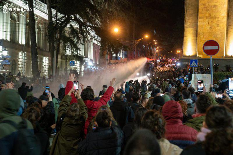 ვახტანგ ძაბირაძე: "როცა არ გაქვს დემოკრატიული ინსტიტუტები, დამოუკიდებელი სასამართლო და ა.შ. ეს კანონი ზუსტად ისევე იმუშავებს, როგორც რუსეთში მუშაობს" - რას ცდილობს "ოცნება" და უნდა ველოდოთ ისევ აქციებს?