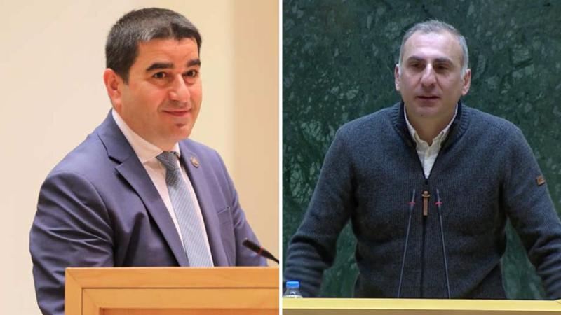 პაპუაშვილმა ელისაშვილს პლენარულ სხდომათა დარბაზი დაატოვებინა -მისი განცხადებით, მიკროფონს გაუთიშავს ყველას, ვინც უმრავლესობის კანონპროექტს "რუსულს“ უწოდებს