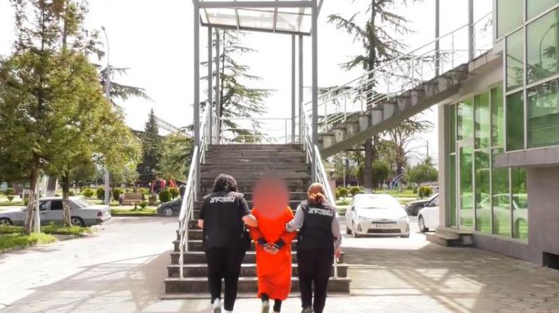 "მამინაცვალი დიდი სიყვარულით გერს არასოდეს ექცეოდა, უცემია კიდეც.." - ქმრის მკვლელობისთვის  დაკავებულ 29 წლის ქალს პატიმრობა მიუსაჯეს: რა მოხდა სამტრედიაში?