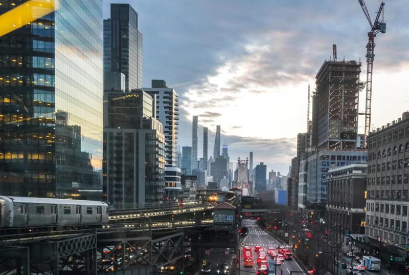 პარასკევ დილით მჭიდროდ დასახლებული მეგაპოლისი ნიუ-იორკი მიწისძვრამ შეარყია