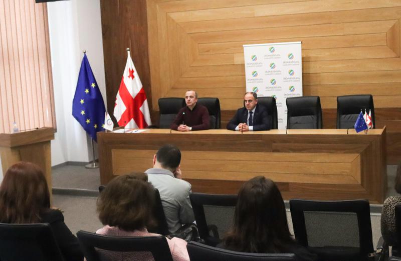 დავით ნარმანიამ "ენერგეტიკის ტურიზმის განვითარებისათვის" კურსის მონაწილეებს სერტიფიკატები გადასცა