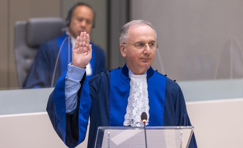 ქართველი მოსამართლე ჰააგის სასამართლოს სააპელაციო პალატის თავმჯდომარე გახდა - რა არის ცნობილი ომს სასწაულით გადარჩენილ გოჩა ლორთქიფანიძეზე?