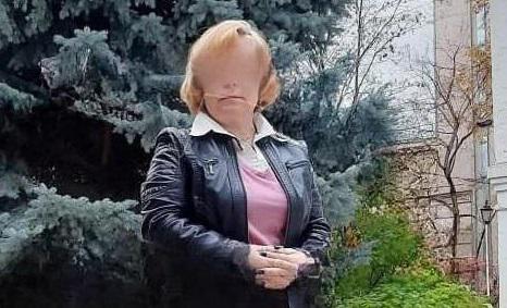 "მოსწავლე აიძულა მკერდზე შეხებოდა" - 43 წლის ქალი 14 წლის ბიჭის მიმართ ჩადენილი გარყვნილი ქმედების გამო დააკავეს: რა მოხდა რუსეთის სკოლაში?