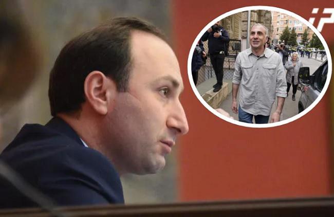 "ყველა ოპოზიციონერს მოგიწოდებთ, ამ უღირს საქციელზე, რომელიც ამ კაცად წოდებულმა იკადრა, გააკეთეთ კომენტარი" - ოხანაშვილი ელისაშვილზე