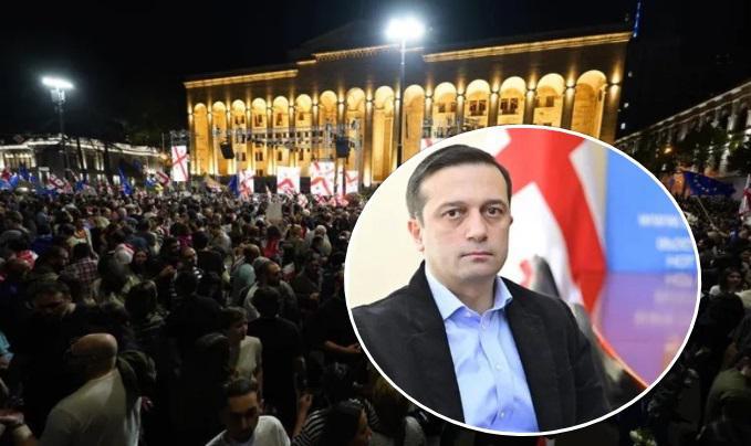 "ამ ეტაპზე (29 აპრილი, 00:30სთ) არ არსებობს შეკრების შეწყვეტის წინაპირობა და აქცია ატარებს მშვიდობიან ხასიათს" - სახალხო დამცველი განცხადებას ავრცელებს