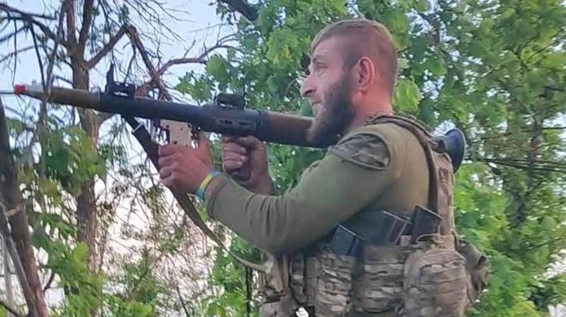 რა ხდება ცნობილი უკრაინაში დაღუპულ ქართველ მებრძოლზე - ვრცელდება ინფორმაცია, რომ უკვე რამდენიმე საათია, თანამებრძოლები მისი ცხედრის გამოყვანას ცდილობენ