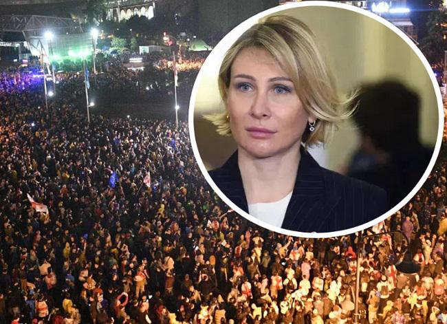 "ამოცანა გვეკითხება: რამდენი ადამიანი ეტევა 9 ათას კვადრატულზე? - აბა, მარტივი IQ ტესტი" - ნინო წილოსანი