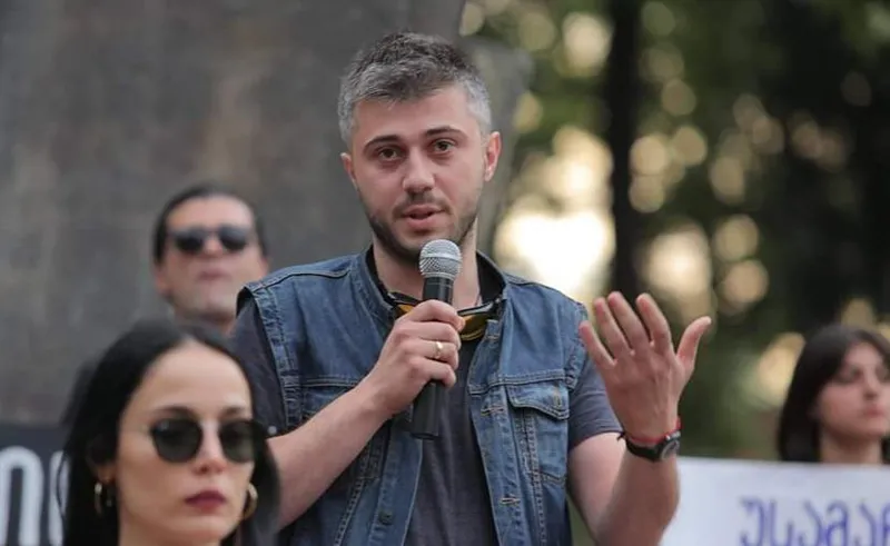 "9 წლის ვიყავი, როცა რუსებმა წამართვეს ქალაქი და ბავშვობა... დღეს 40 წლის ვარ და ვხედავ, რომ  ქართველების ხელით რუსები მართმევენ ქვეყანას" - კახა კინწურაშვილი