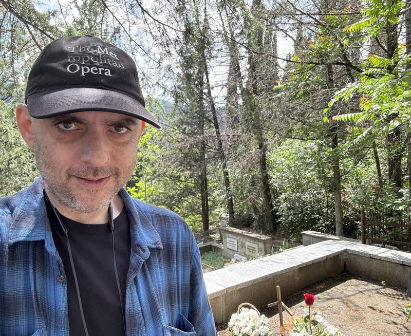 "შემოვუარე დედას სამუდამო სამყოფელში, რათა კიდევ ერთხელ მეთქვა მადლობა, რომ ბავშვობიდან მასწავლა საქართველოს სიყვარული..." - რას წერს ნიკოლოზ რაჭველი