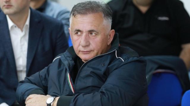 შთამბეჭდავი უძრავი ქონება, ძვირადღირებული ცეცხლსასროლი იარაღი და ნახატები, რომელთა შორის სტალინის შვილიშვილის ნამუშევარიც არის - რა ქონებს ფლობს დეპუტატი ბეჟან წაქაძე?