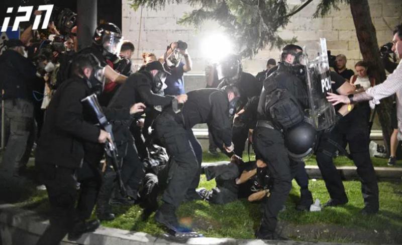 "15 აპრილიდან 17 მაისის პერიოდში აქციებზე დაკავებული 180 პირი მოვინახულეთ. 93 პირი მიუთითებდა პოლიციის მხრიდან არასათანადო მოპყრობაზე" - ომბუდსმენი