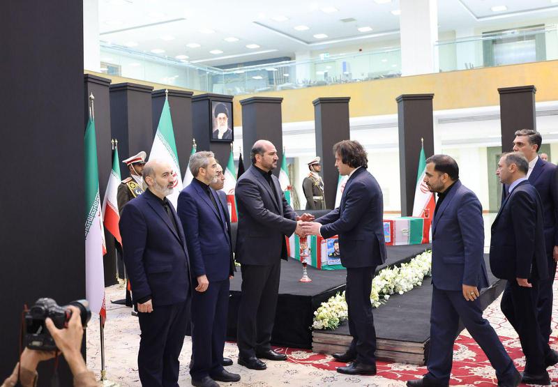 კადრები ირანიდან: ირაკლი კობახიძე და ილია დარჩიაშვილი სამგლოვიარო ცერემონიაზე