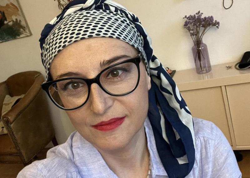 "ესეც ჩემი 90-ინების სკოლის დამთავრება...  მჯეროდა, მთებს გადავდგამდი, ვერაფერი მომერეოდა, შეყვარებული არასდროს მაწყენინებდა, მიზანს მივაღწევდი..." - რა ფოტოს აქვეყნებს ხათუნა სამნიძე