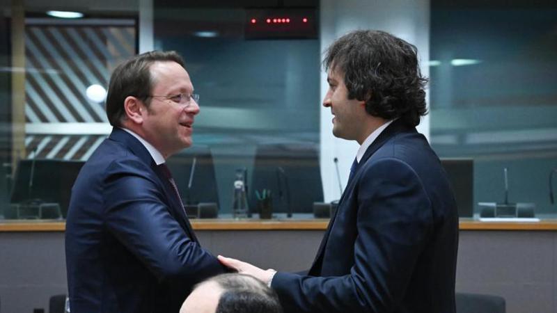 "ფაქტობრივად, ვრჩებით იზოლაციაში ყოველგვარი ცივილური სამყაროსგან. როგორ შეიძლება აქამდე დახვიდე?! რაციონალიზმიდან მთელი ხელისუფლება გასულია" - ექსპერტი კობახიძის ბრალდებებზე