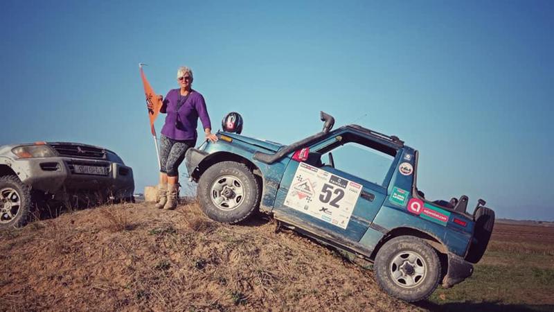 "ტალახი გახდა ჩემი ცხოვრების ნაწილი... სტერეოტიპული ფრაზები ქალებისგან მესმოდა, კაცებისგან არასდროს" - ოფროუდერი ქალი რისკიან ცხოვრებასა და ცნობილ ბლოგერ შვილზე, რომელიც მძიმე სენმა იმსხვერპლა