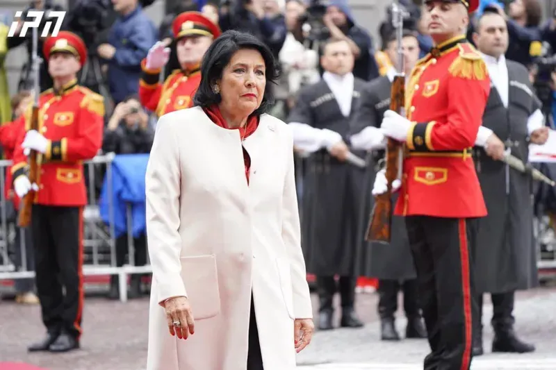 "მაოცებს, რომ მიწევს, ვიღაცები დავარწმუნო, ვინაა მტერი და ვინაა მეგობარი" - პრეზიდენტი