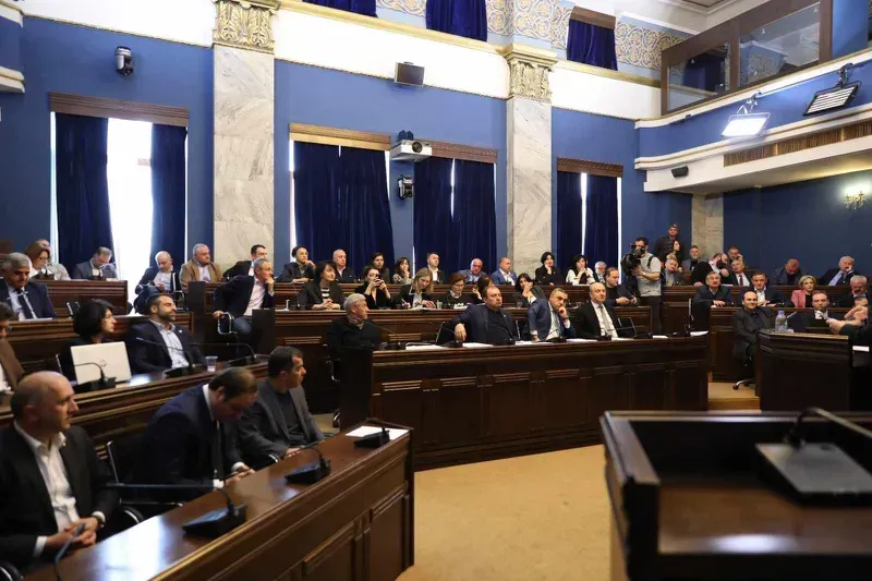 იურიდიულ საკითხთა კომიტეტმა "უცხოური გავლენის გამჭვირვალობის შესახებ“ კანონპროექტზე პრეზიდენტის მოტივირებულ შენიშვნებს მხარი არ დაუჭირა