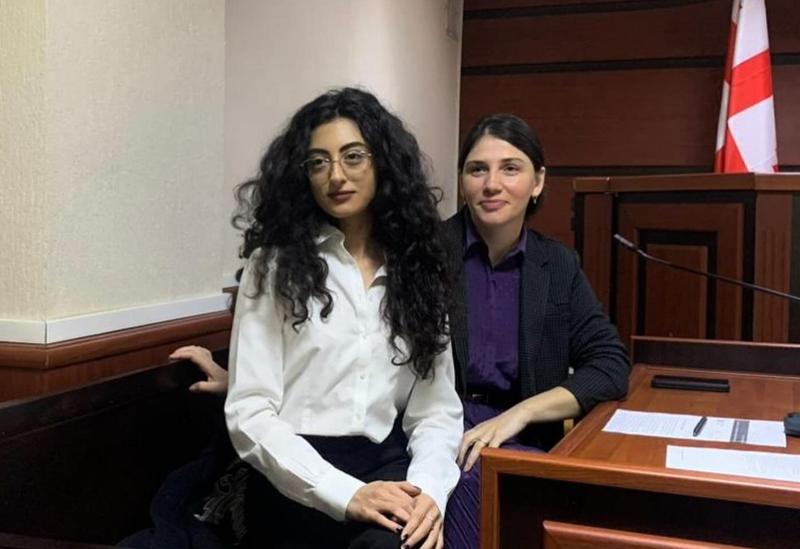 რას წერს და რა ვიდეოს აქვეყნებს ნატალია ყიფშიძე სასამართლოს სხდომის შემდეგ, რომელზეც 500 ლარით დააჯარიმეს?