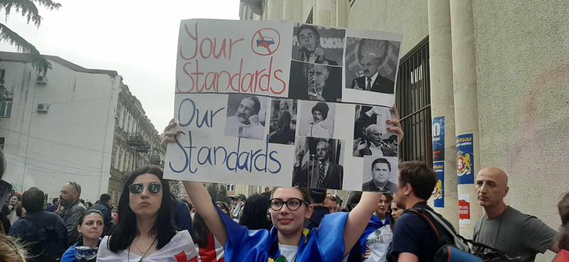 "ახალი თაობა დამოუკიდებელია ბელადის კულტისგან და გარჩევა შეუძლია, თვითონ რა უნდა" - ნათია ფანჯიკიძე