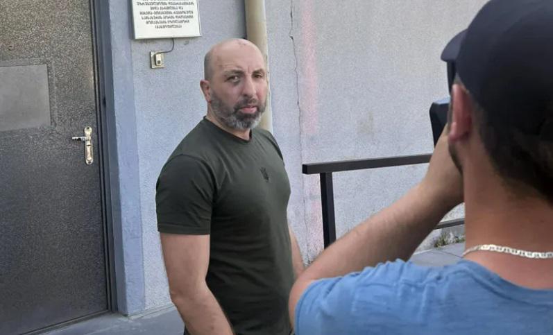 გორელი ბიზნესმენი, სამოქალაქო აქტივისტი სოსო ბაბაევი გაათავისუფლეს - მოსამართლემ წინააღმდეგ შსს-ს მოპოვებული მტკიცებულებები უკანონოდ ცნო