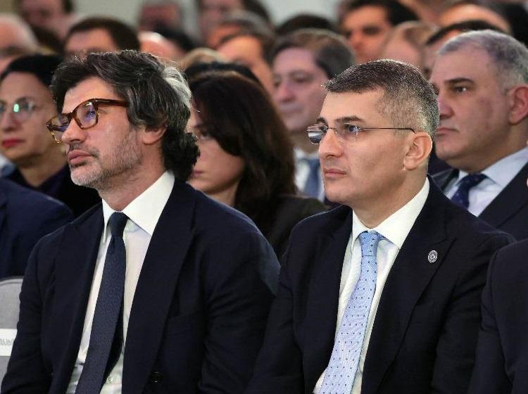 "ამერიკის ვიზა არ მაქვს... იქ წასვლის სურვილიც არ მაქვს" - როგორ ეხმაურებიან მმართველ გუნდში აშშ-ის გადაწყვეტილებას სავიზო შეზღუდვებზე