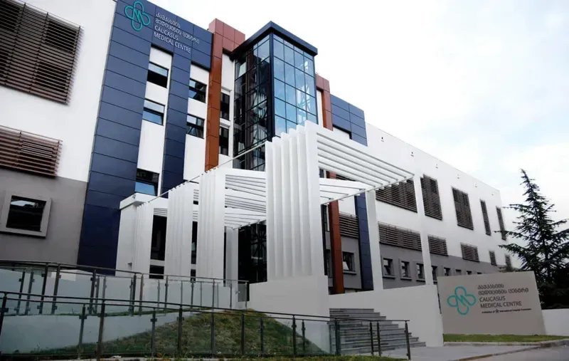 როგორია მოქალაქის მდგომარეობა, რომელიც მეტროს ლიანდაგებში ჩავარდა - ექიმის კომენტარი