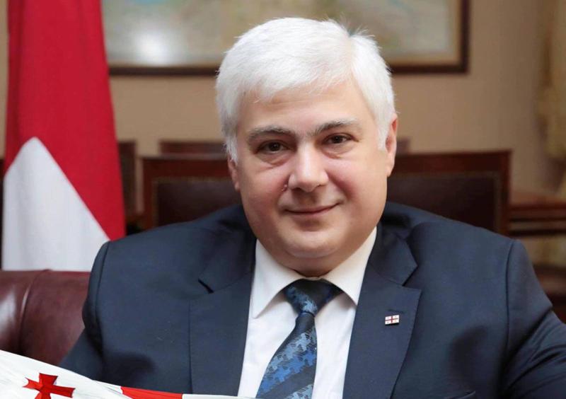 სლოვენიაში საქართველოს ყოფილი ელჩი ირაკლი კოპლატაძე დიპლომატიურ პასპორტზე უარს ამბობს - "არავის ვემშვიდობები, კვლავ შევხვდებით საქართველოს სამსახურში! #სადმივდივართ? ევროპაში!"