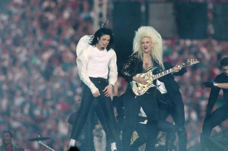 "პოპის მეფის სტატუსმა მისი ცხოვრება ციხეს დაამსგავსა" - მაიკლ ჯექსონის გიტარისტი ლეგენდარულ მომღერალს იხსენებს