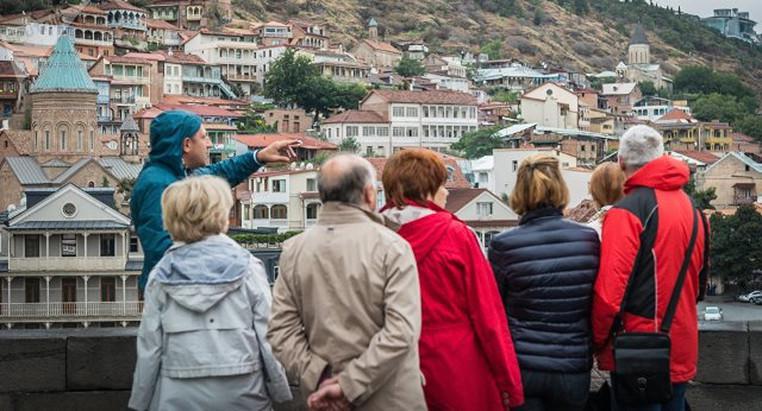 "მივალთ კატასტროფულ მდგომარეობამდე“ - როგორ უმკლავდებიან ადგილობრივი გიდები არათანაბარ კონკურენციას
