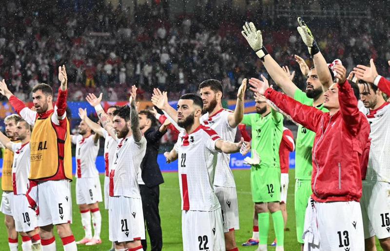 "ისინი სახლში გმირებად ბრუნდებიან" - შოკირებული ესპანეთი, "კვარას" ჭკვიანური დარტყმა და ქომაგების ტაში, დოლის ფონზე: რას წერს მსოფლიო მედია გუშინდელ მატჩზე